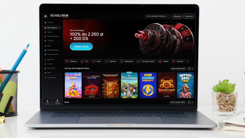 Revolution Casino na ekranie laptopa